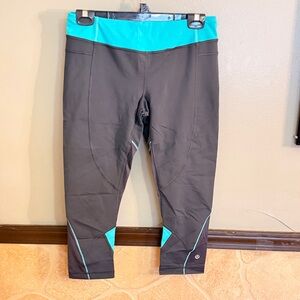 Lululemon Gray and Teal Athletic capri leggings